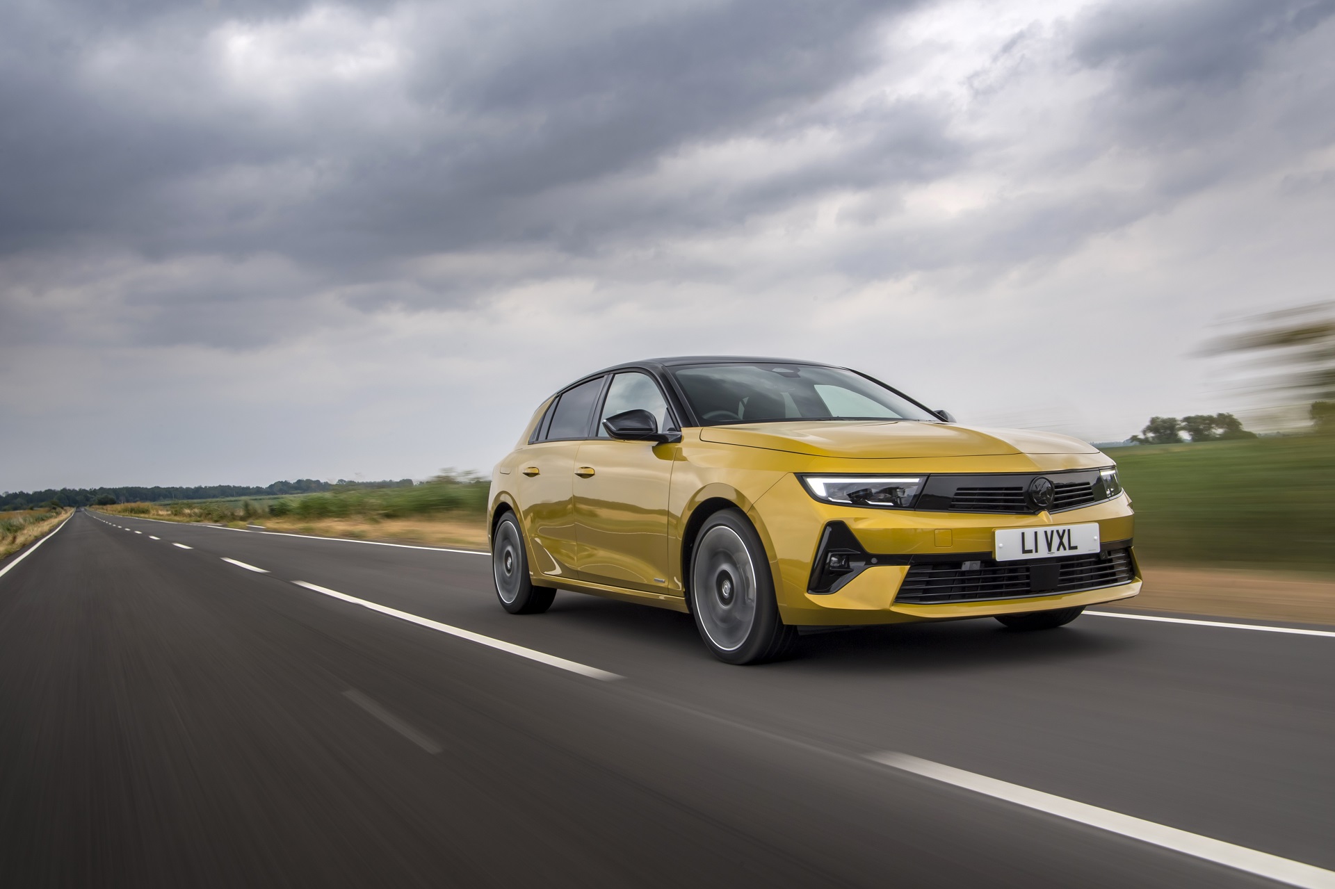 Download 2022 Vauxhall Astra Ultimate - Front Three-Quarter HD Wallpaper 1920x1279 #3