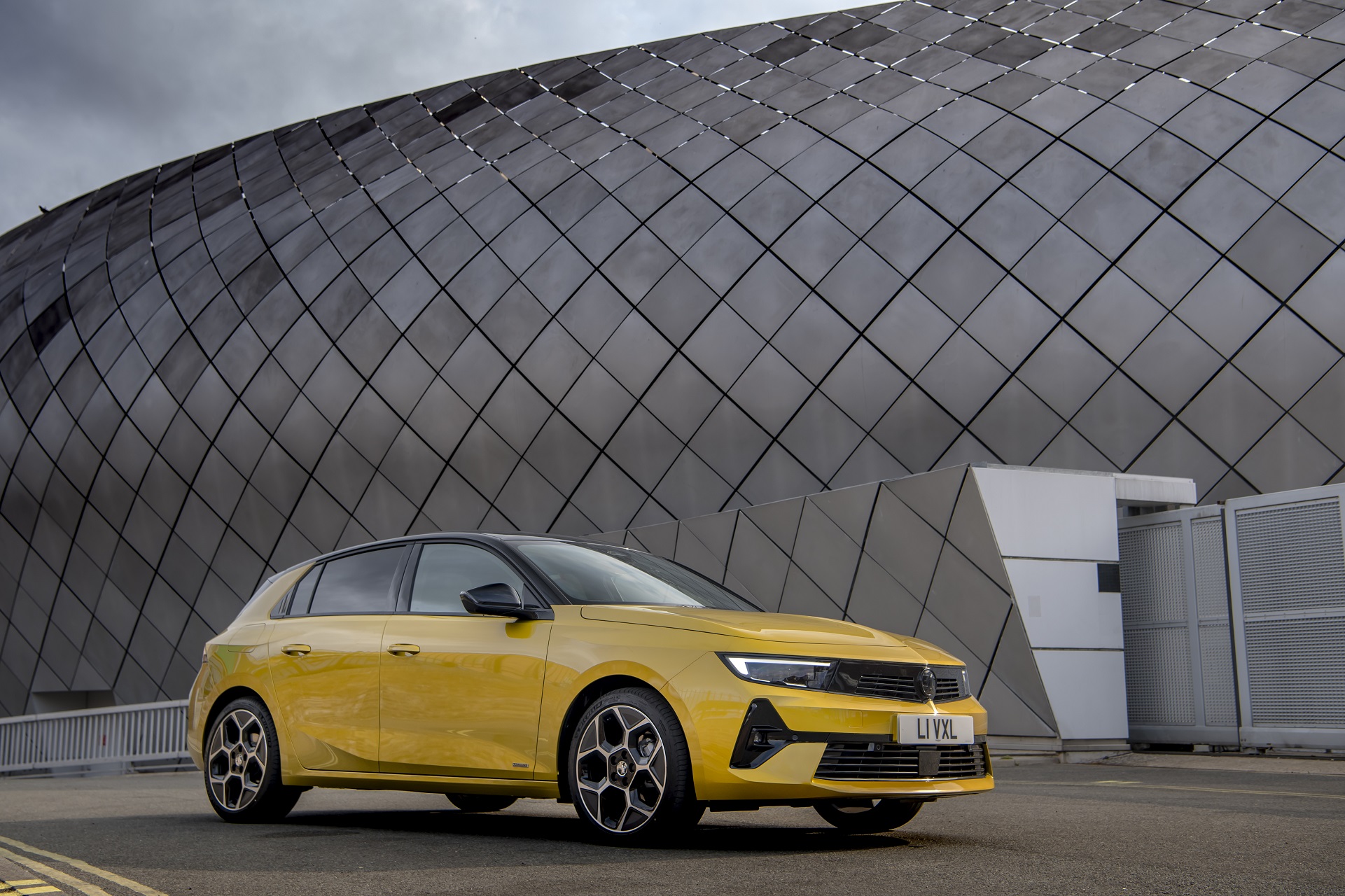 Download 2022 Vauxhall Astra Ultimate - Front Three-Quarter HD Wallpaper 1921x1280 #20