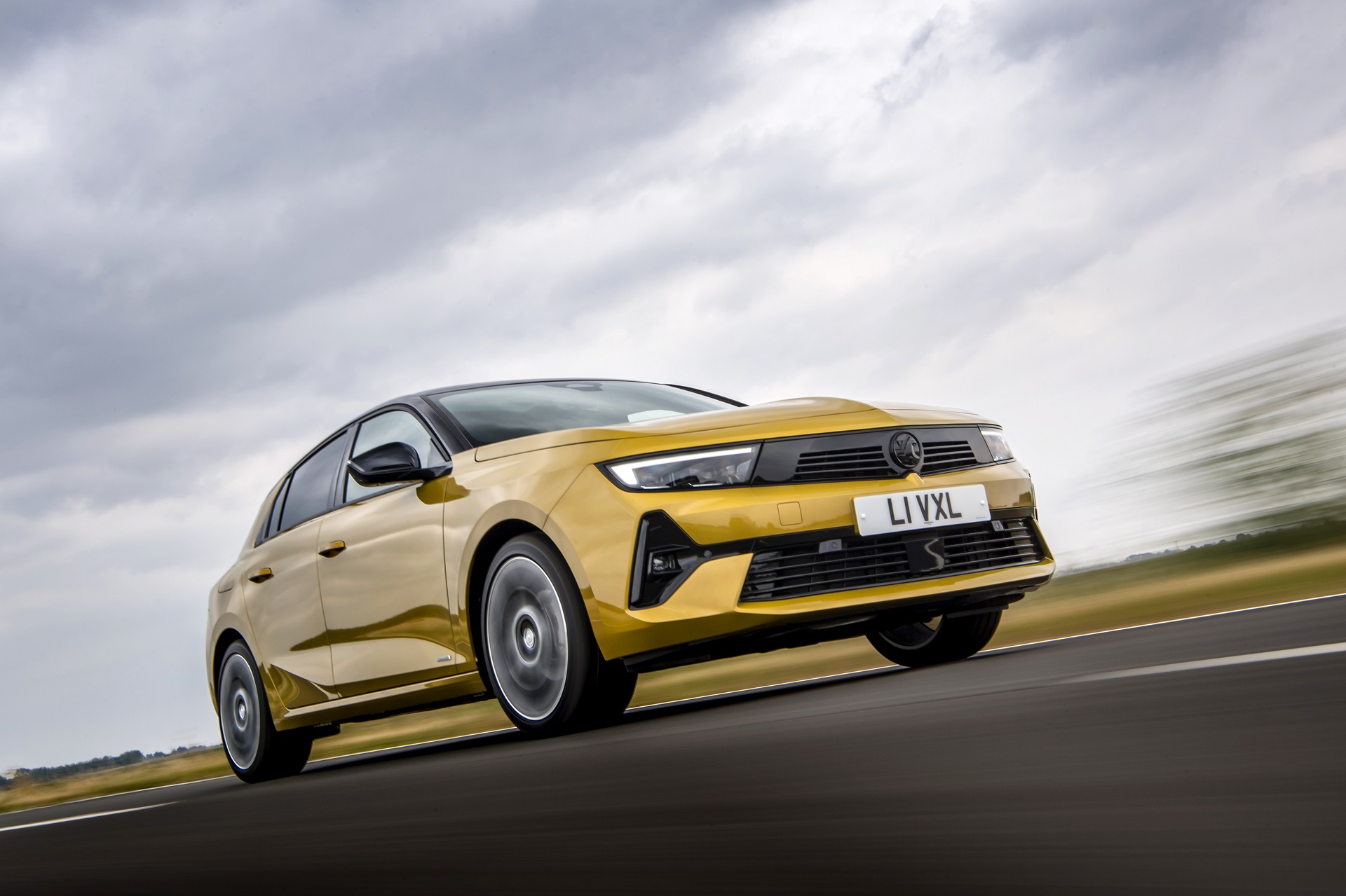 Download 2022 Vauxhall Astra Ultimate - Front Three-Quarter HD Wallpaper 1920x1279 #5