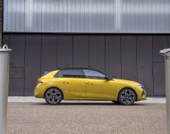 2022 Vauxhall Astra Ultimate - Front Three-Quarter Wallpaper 190x150