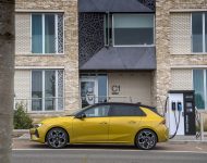 2022 Vauxhall Astra Ultimate - Front Three-Quarter Wallpaper 190x150