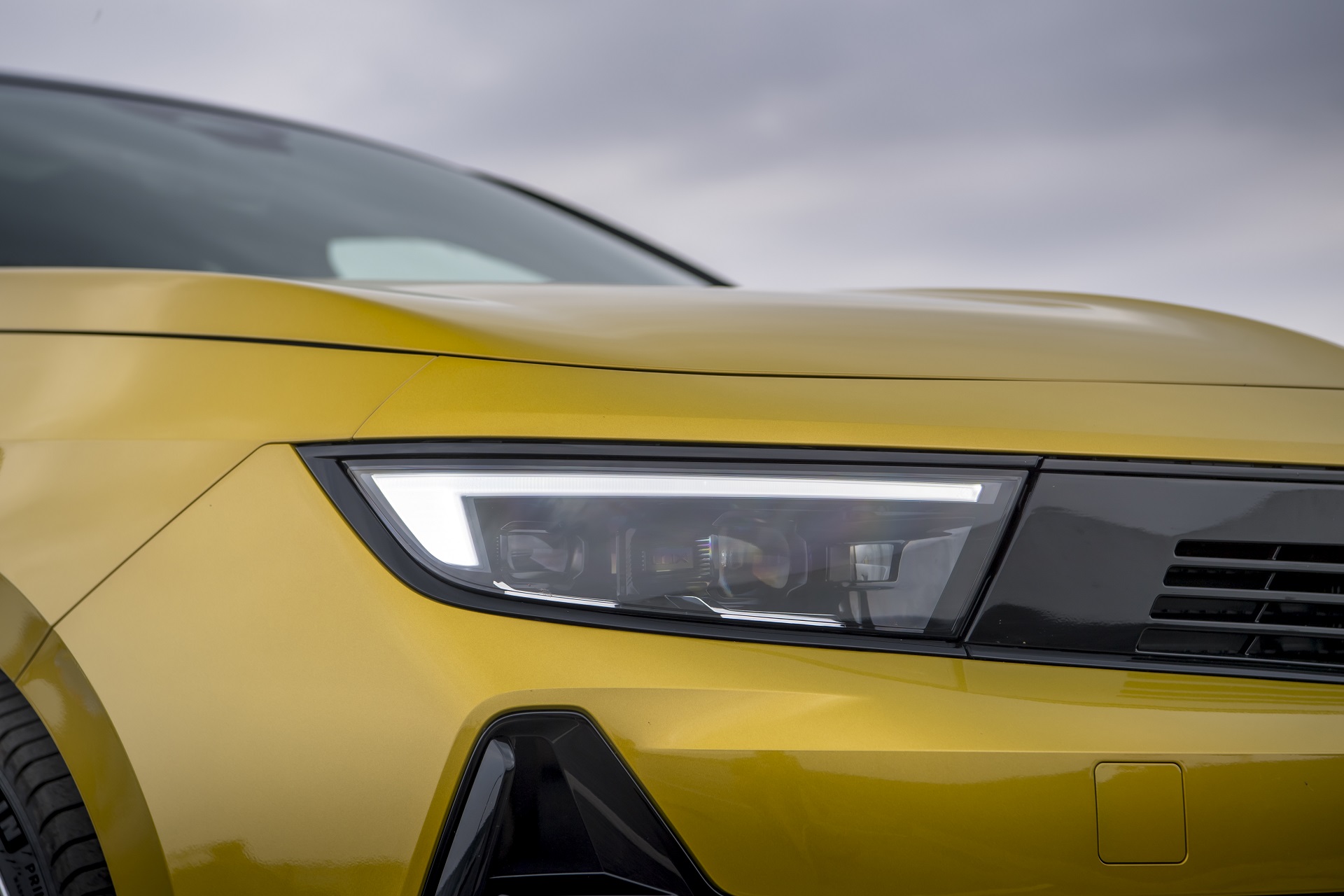 Download 2022 Vauxhall Astra Ultimate - Headlight HD Wallpaper 1920x1280 #62