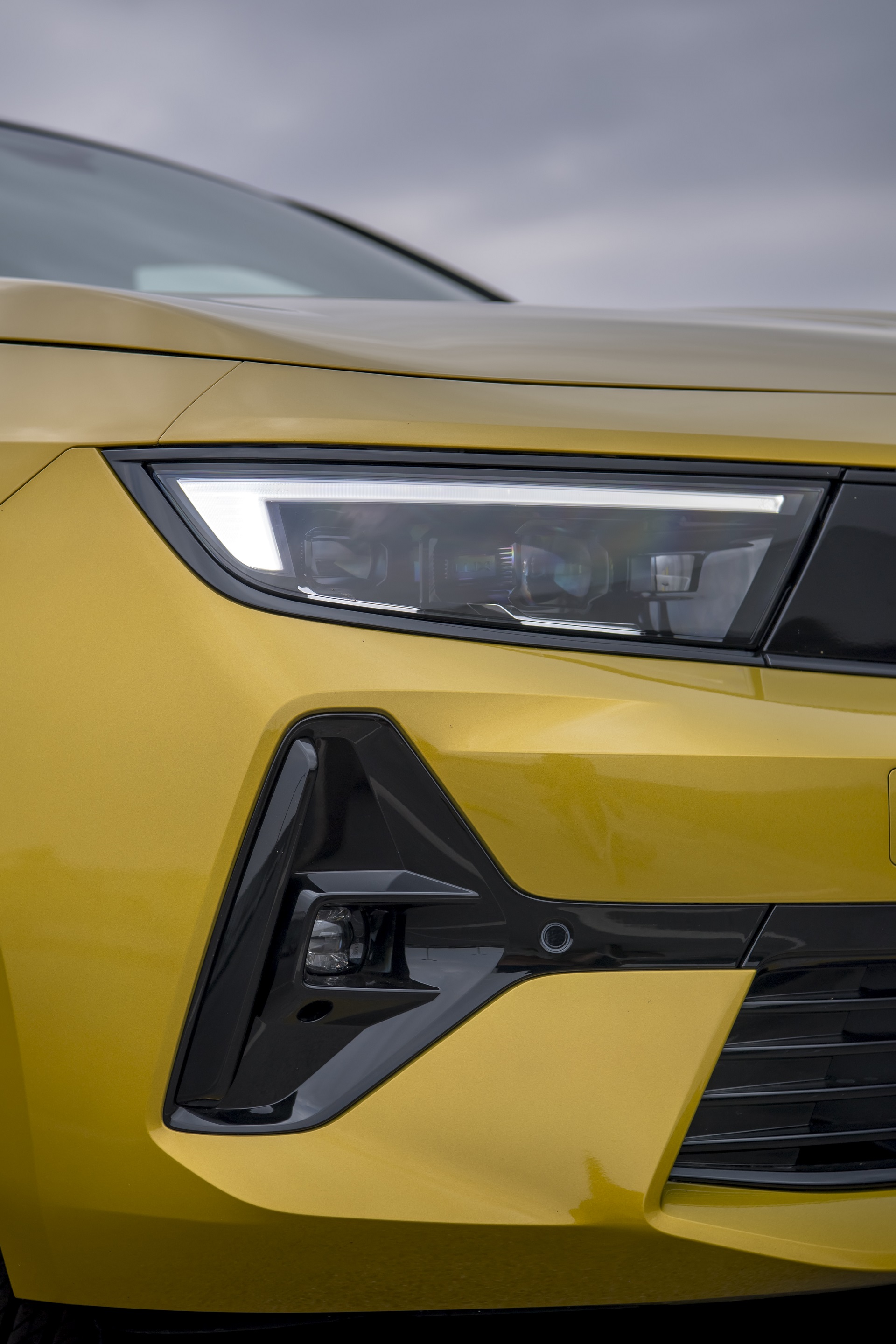 Download 2022 Vauxhall Astra Ultimate - Headlight HD Phone Wallpaper 1920x2880 #63