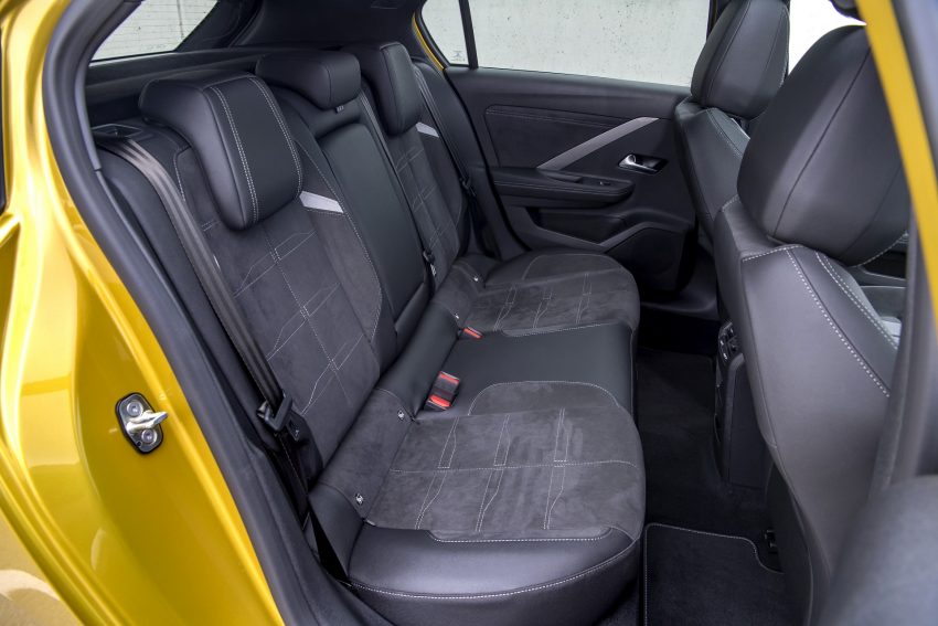 2022 Vauxhall Astra Ultimate - Interior, Rear Seats Wallpaper 850x567 #90