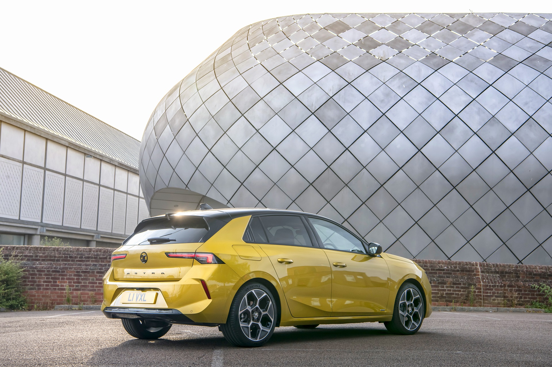 Download 2022 Vauxhall Astra Ultimate - Rear Three-Quarter HD Wallpaper 1921x1280 #23