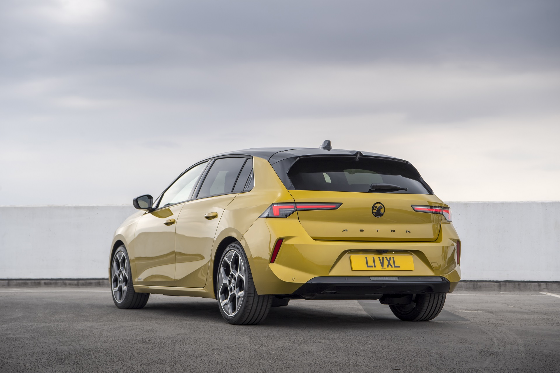 Download 2022 Vauxhall Astra Ultimate - Rear Three-Quarter HD Wallpaper 1920x1280 #36