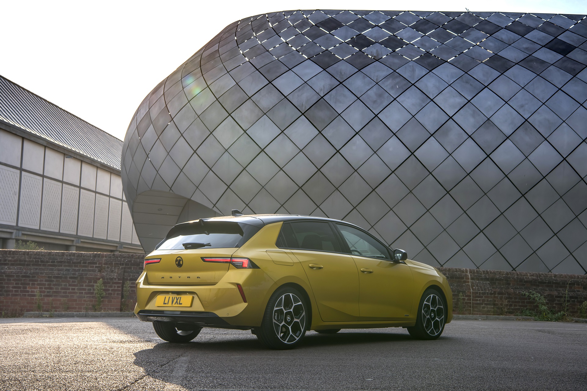 Download 2022 Vauxhall Astra Ultimate - Rear Three-Quarter HD Wallpaper 1921x1280 #24