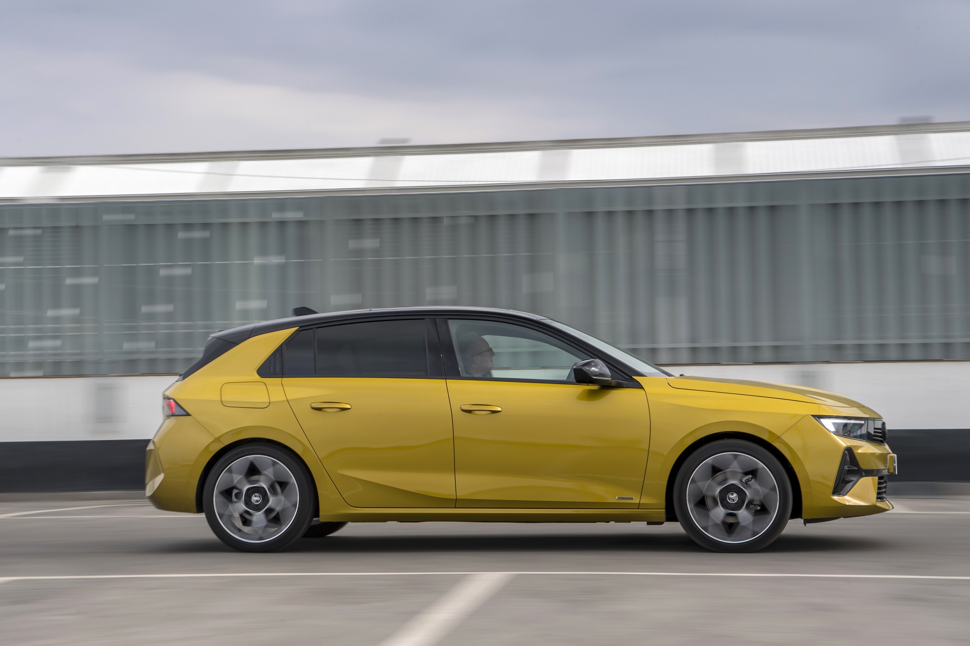 Download 2022 Vauxhall Astra Ultimate - Side HD Wallpaper 1921x1280 #54