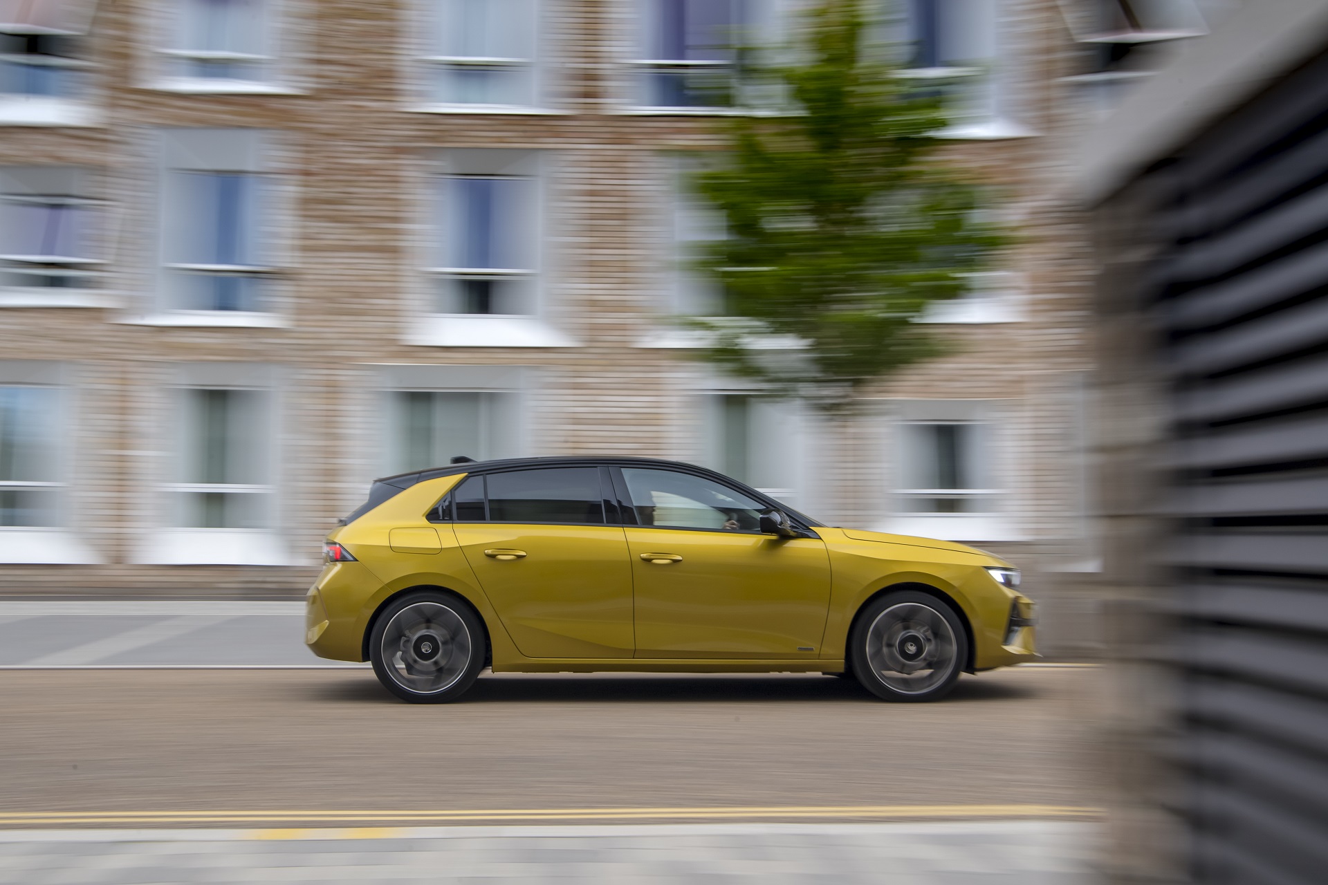 Download 2022 Vauxhall Astra Ultimate - Side HD Wallpaper 1920x1280 #57