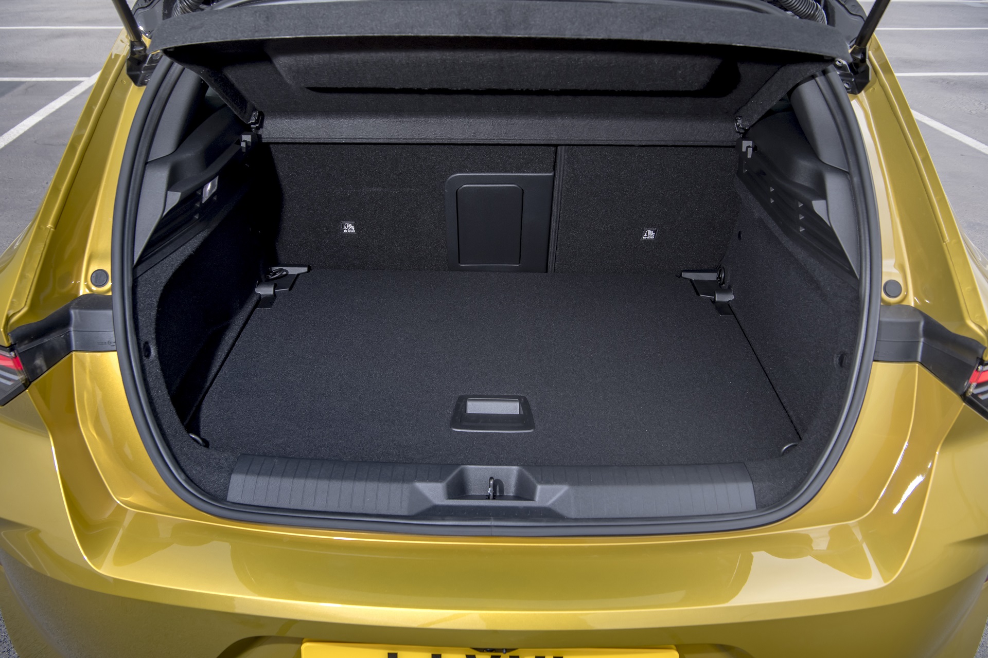 Download 2022 Vauxhall Astra Ultimate - Trunk HD Wallpaper 1920x1280 #92