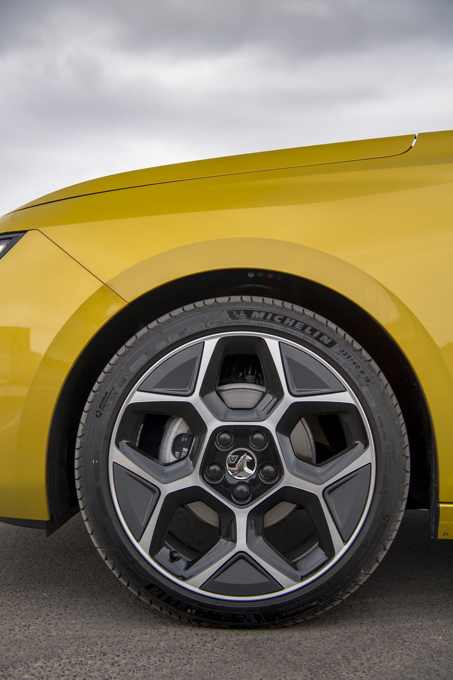 Download 2022 Vauxhall Astra Ultimate - Wheel HD Phone Wallpaper 1920x2880 #64