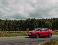 2022 Volkswagen ID.5 GTX - UK version - Front Three-Quarter Wallpaper 190x150