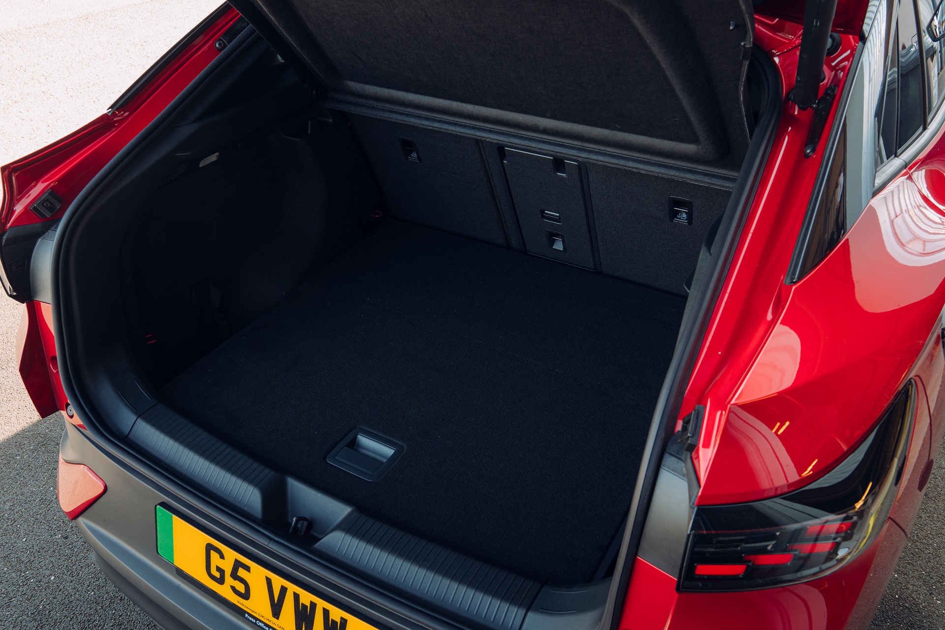 Download 2022 Volkswagen ID.5 GTX - UK version - Trunk HD Wallpaper 1921x1280 #41