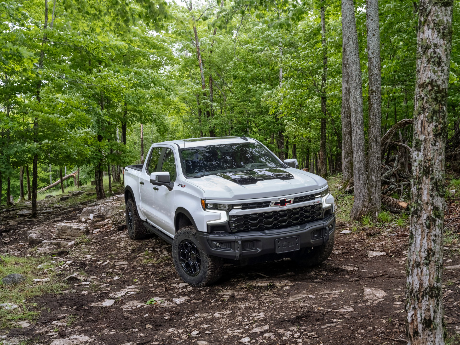 Download 2023 Chevrolet Silverado ZR2 Bison - Front Three-Quarter HD Wallpaper 1920x1440 #1