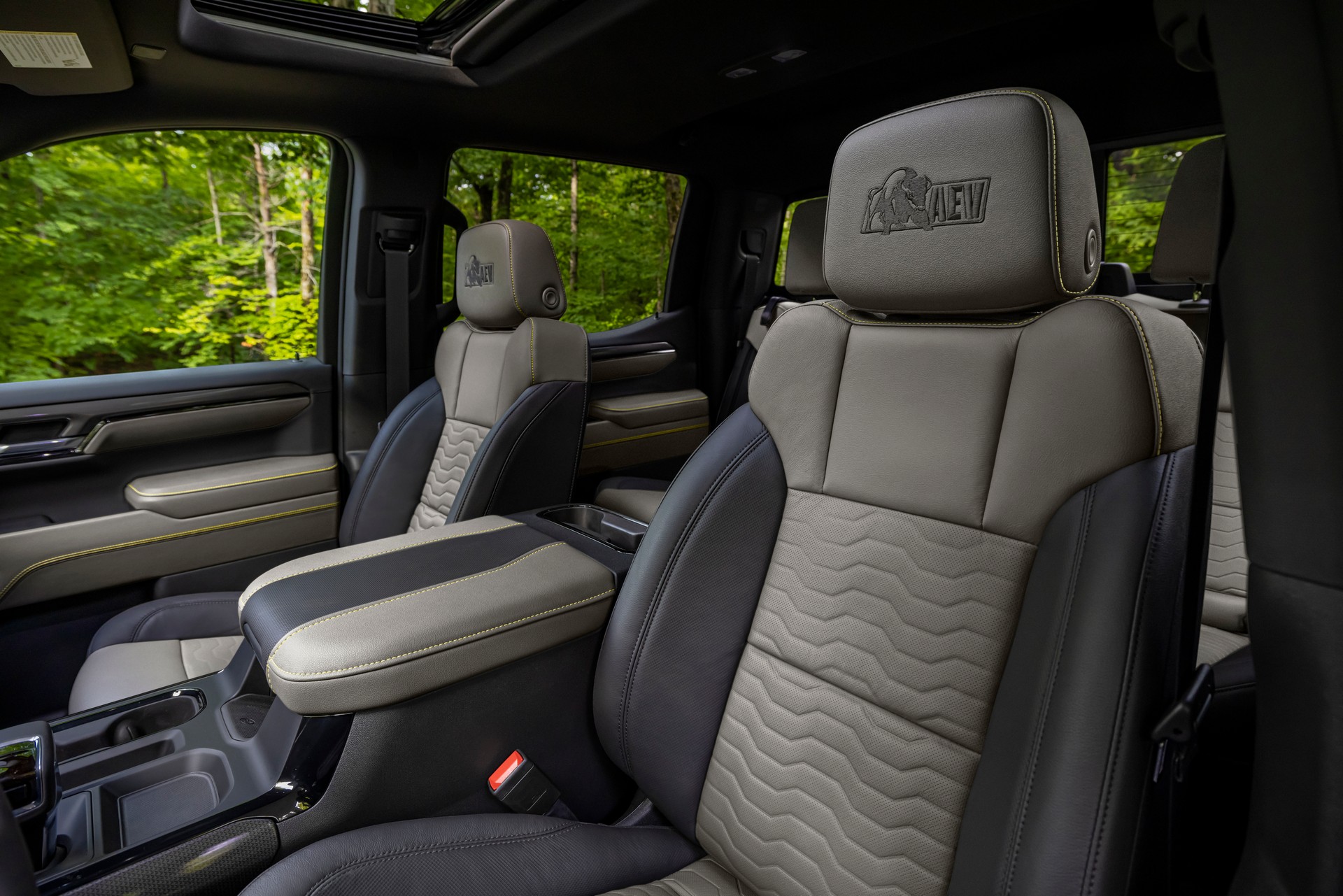 Download 2023 Chevrolet Silverado ZR2 Bison - Interior, Front Seats HD Wallpaper 1920x1281 #15