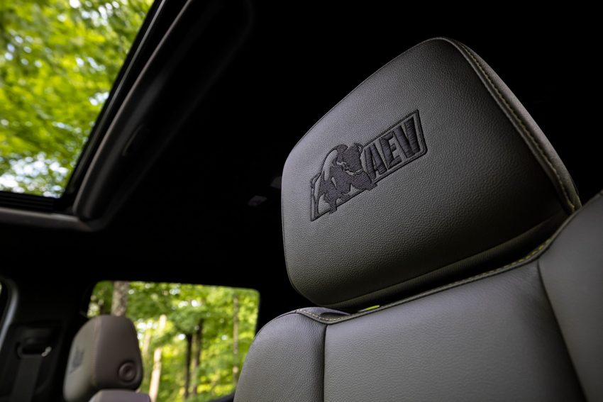 2023 Chevrolet Silverado ZR2 Bison - Interior, Seats Wallpaper 850x567 #16