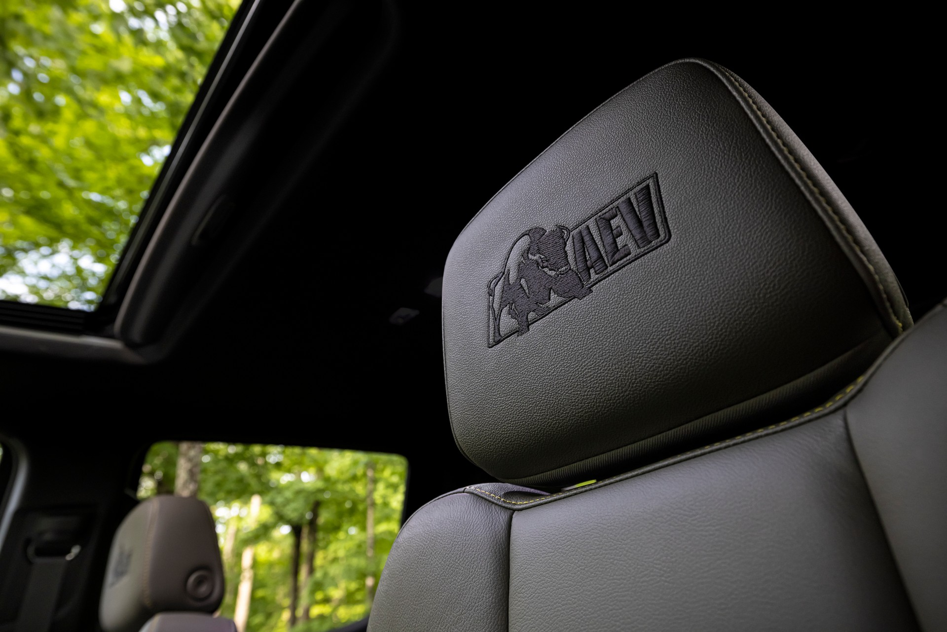Download 2023 Chevrolet Silverado ZR2 Bison - Interior, Seats HD Wallpaper 1920x1281 #16