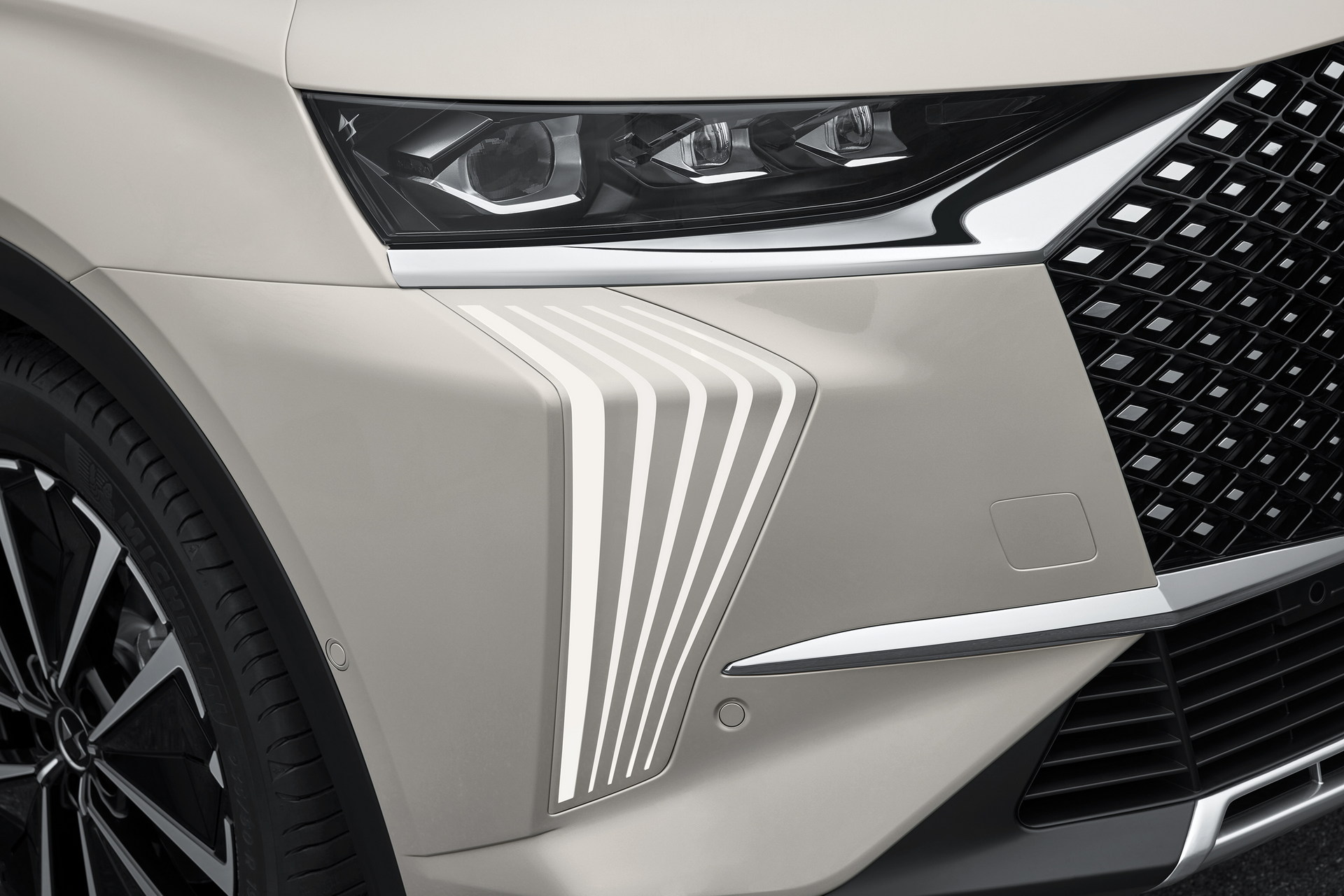 Download 2023 DS 7 - Headlight HD Wallpaper 1920x1280 #48