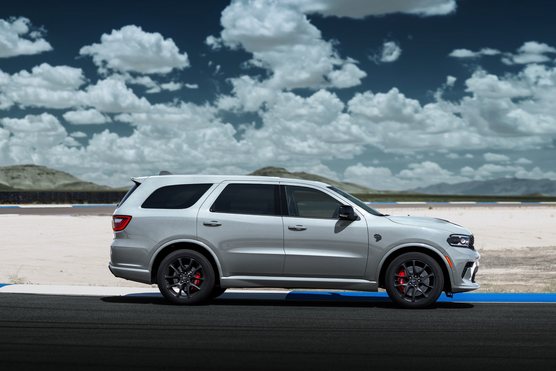 Download 2023 Dodge Durango SRT Hellcat - Side HD Wallpaper 1920x1281 #6