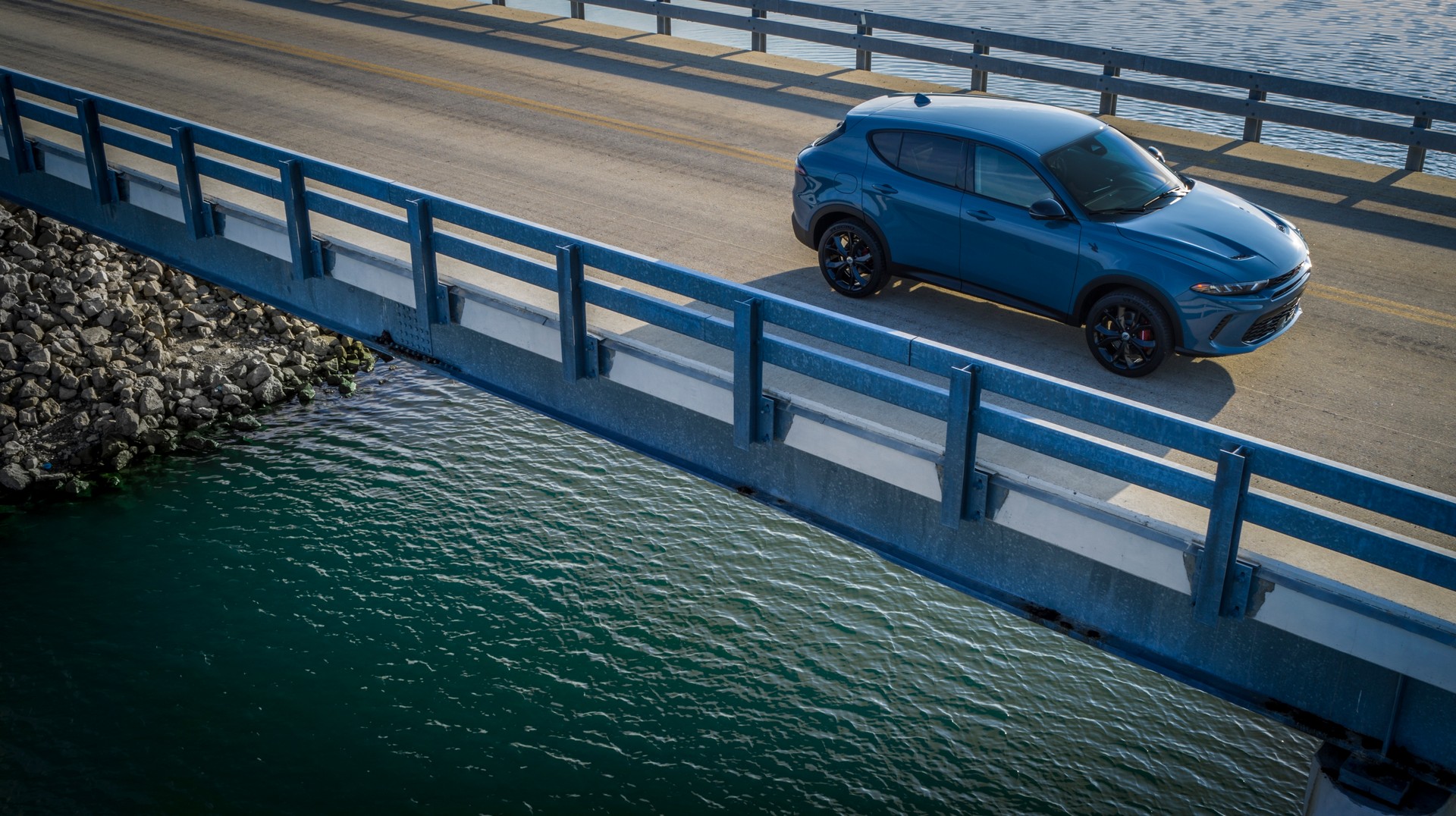 Download 2023 Dodge Hornet GT - Front Three-Quarter HD Wallpaper 1920x1076 #4