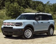 Download 2023 Ford Bronco Sport Heritage Edition HD Wallpapers and Backgrounds