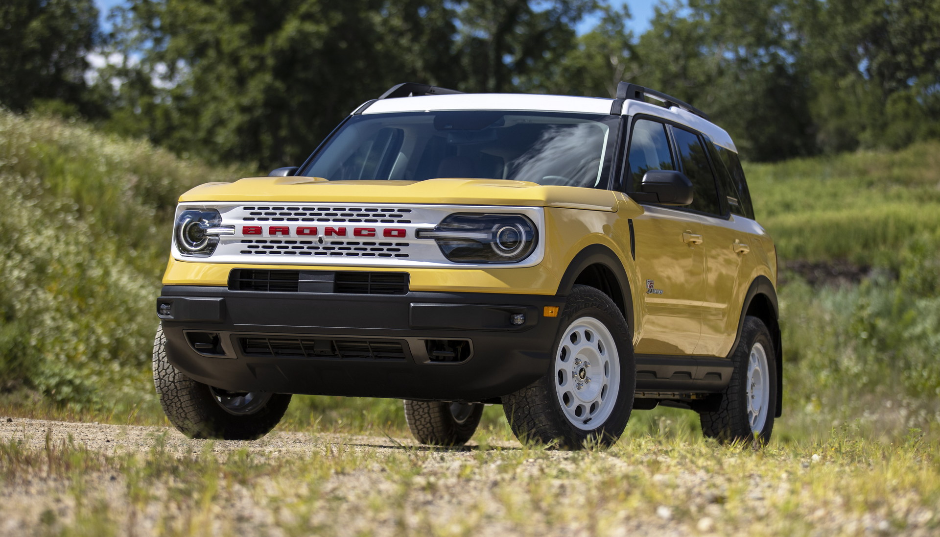 Download 2023 Ford Bronco Sport Heritage Edition - Front Three-Quarter HD Wallpaper 1920x1096 #9