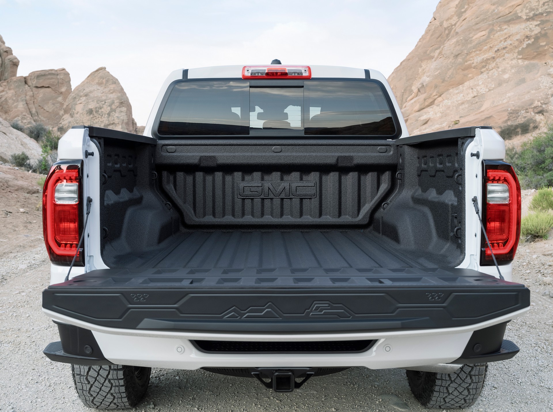 Download 2023 GMC Canyon AT4 - Bed HD Wallpaper 1920x1429 #6