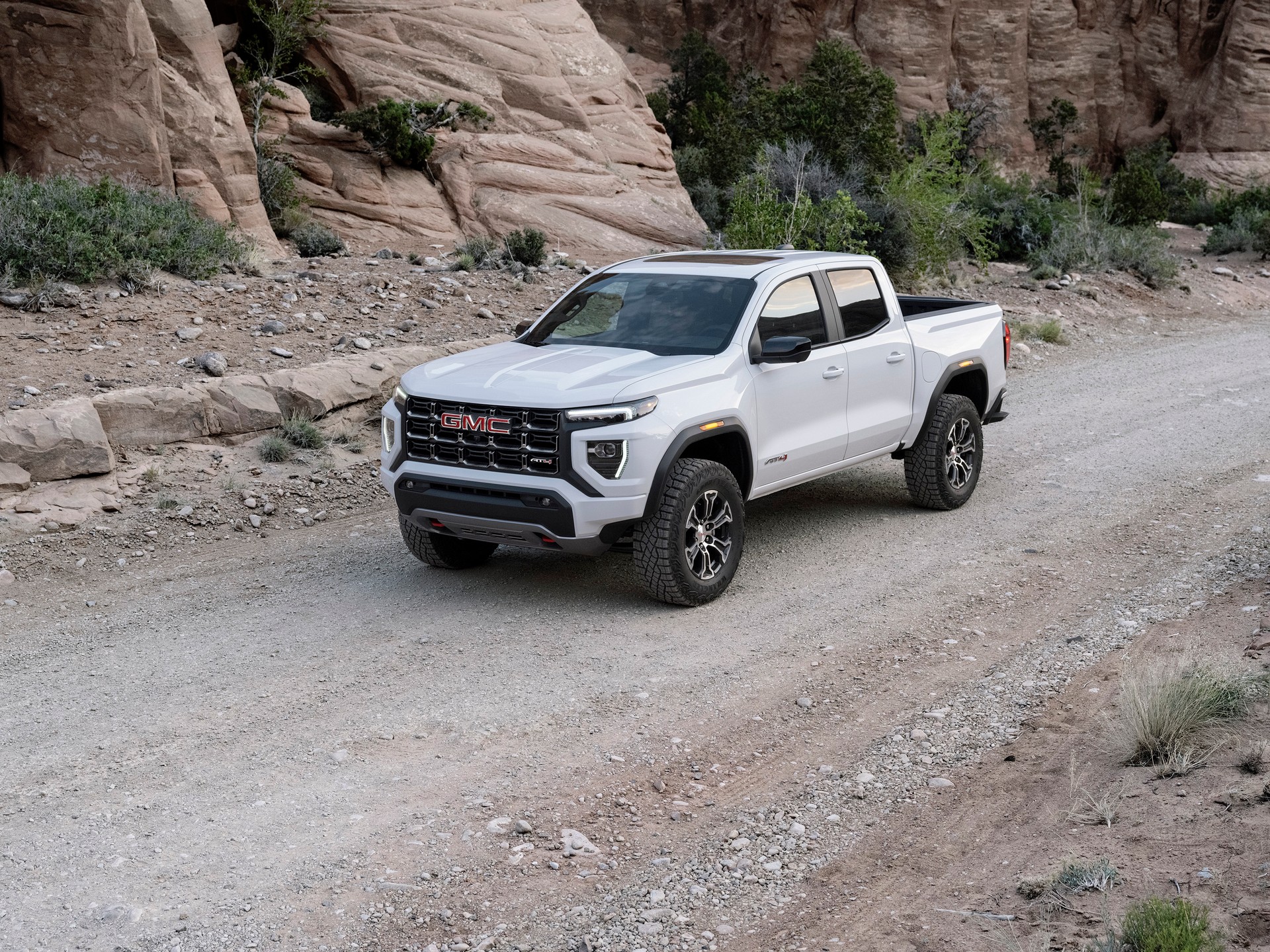 Download 2023 GMC Canyon AT4 - Front Three-Quarter HD Wallpaper 1920x1440 #1