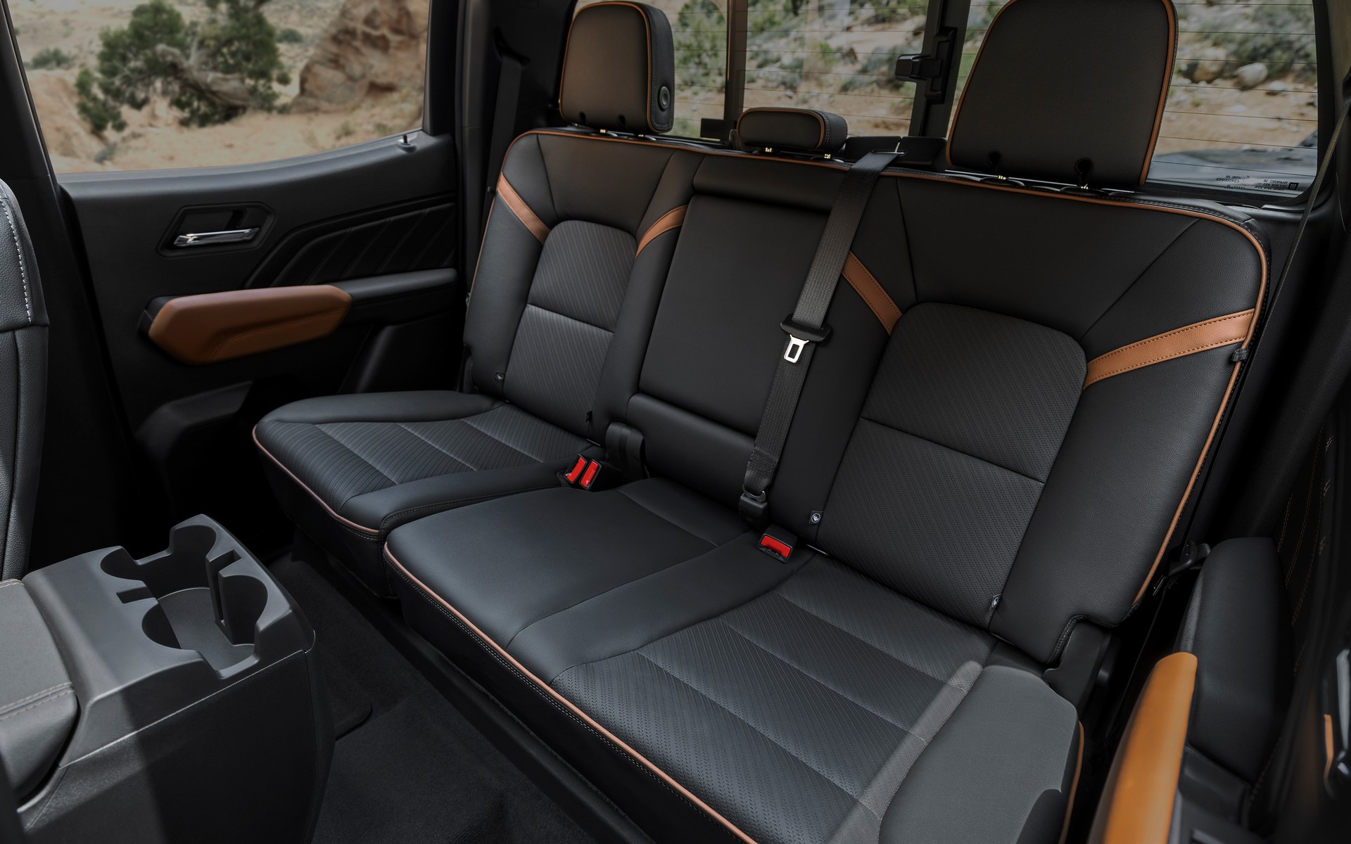 Download 2023 GMC Canyon AT4 - Interior, Rear Seats HD Wallpaper 1920x1200 #17
