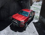 2023 GMC Canyon AT4X Edition 1 - Front Three-Quarter Wallpaper 190x150