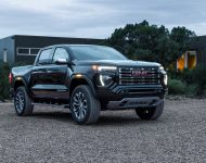 2023 GMC Canyon Denali - Front Three-Quarter Wallpaper 190x150