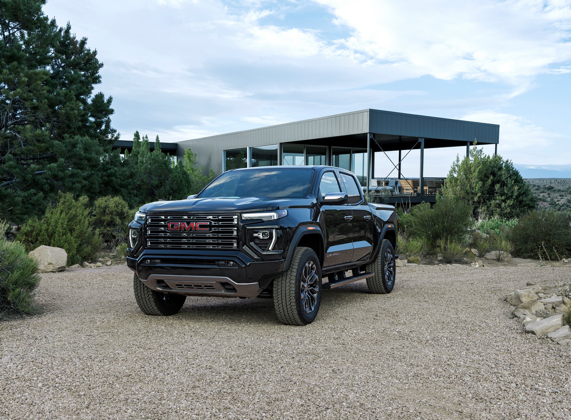Download 2023 GMC Canyon Denali - Front Three-Quarter HD Wallpaper 1920x1412 #1