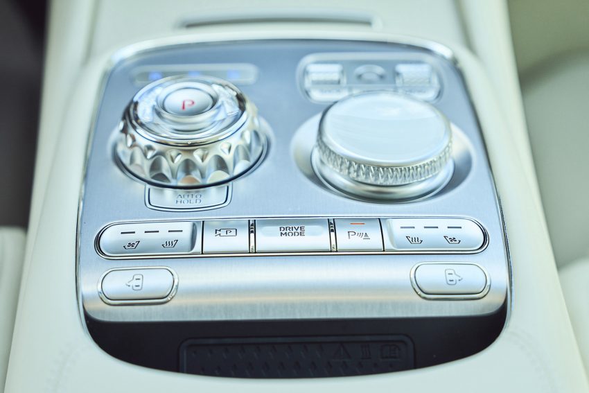 2023 Genesis G90 - Central Console Wallpaper 850x567 #74