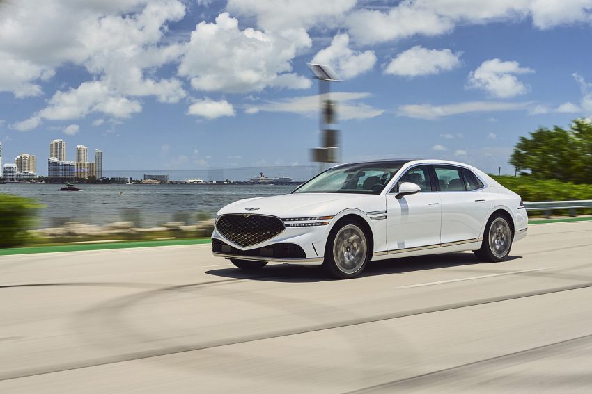 2023 Genesis G90 - Front Three-Quarter Wallpaper 850x567 #8