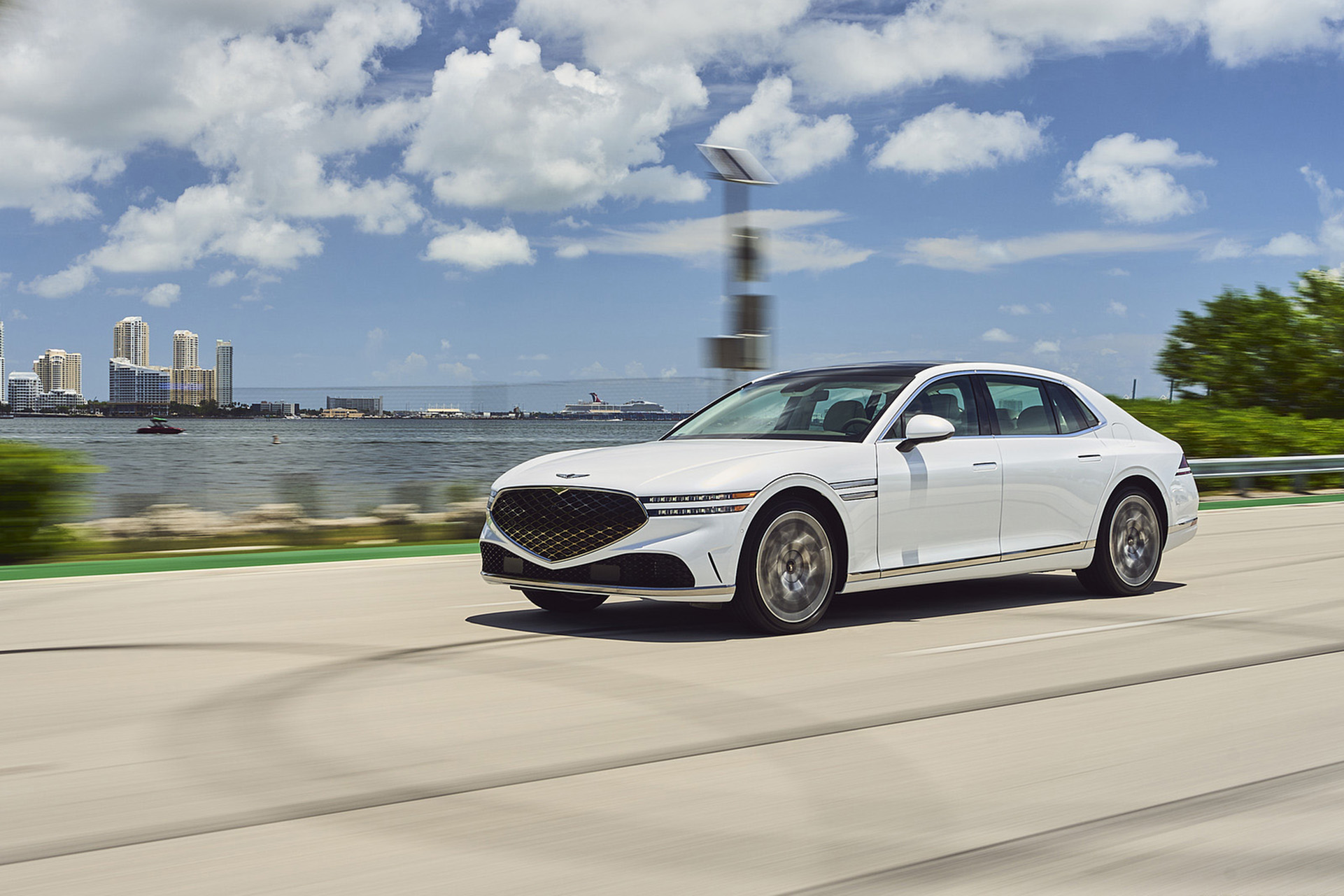 Download 2023 Genesis G90 - Front Three-Quarter HD Wallpaper 1921x1281 #8