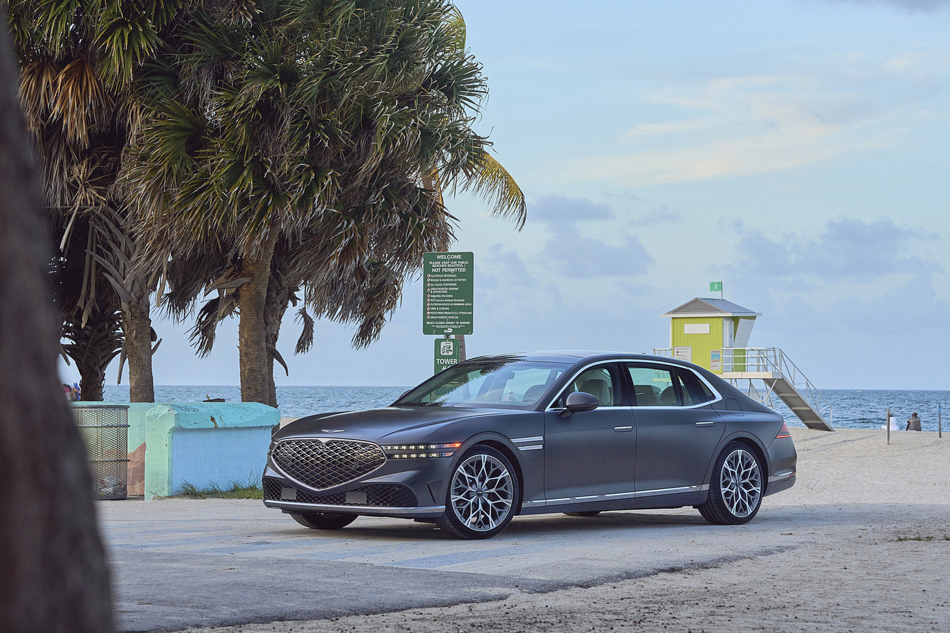 Download 2023 Genesis G90 - Front Three-Quarter HD Wallpaper 1921x1281 #44