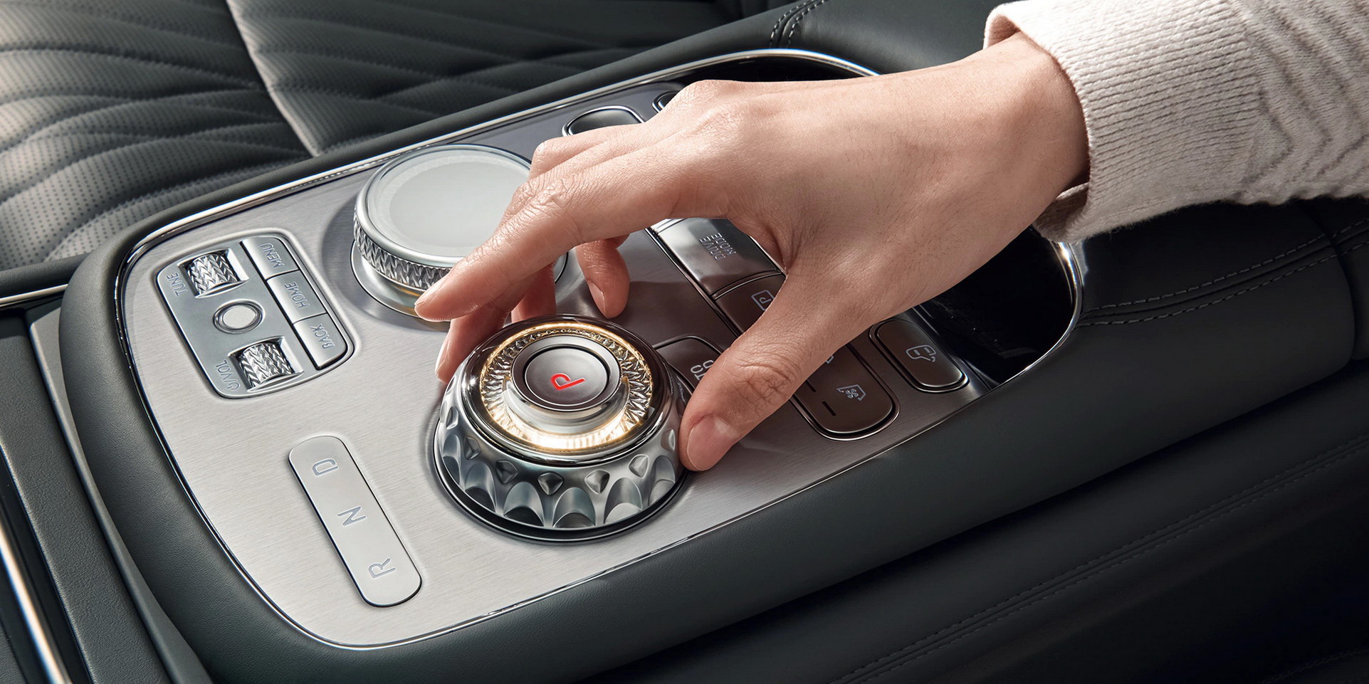 Download 2023 Genesis G90 - Interior, Detail HD Wallpaper 1923x961 #128