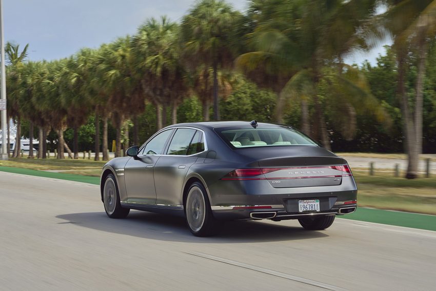 2023 Genesis G90 - Rear Three-Quarter Wallpaper 850x567 #40