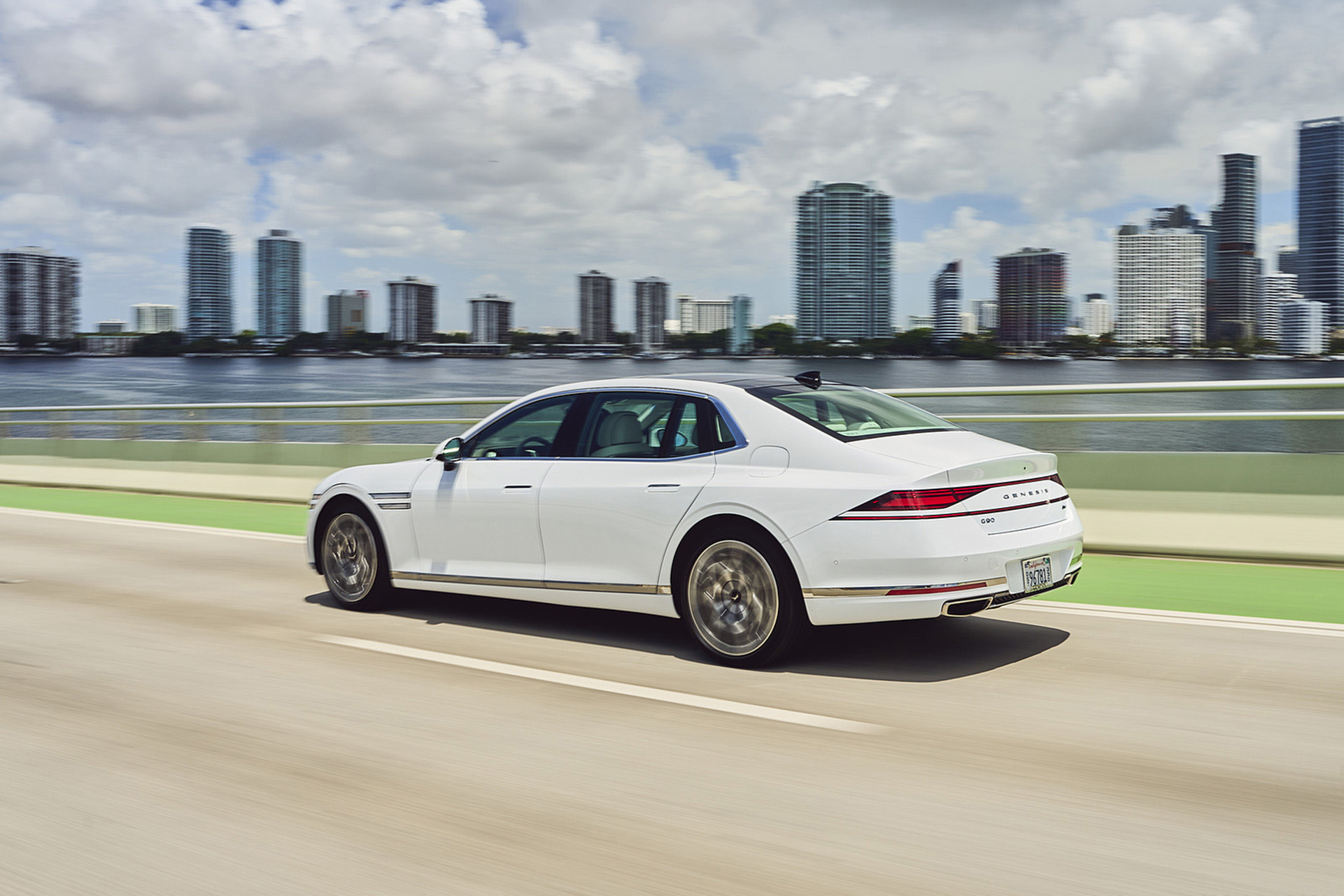 Download 2023 Genesis G90 - Rear Three-Quarter HD Wallpaper 1921x1281 #9