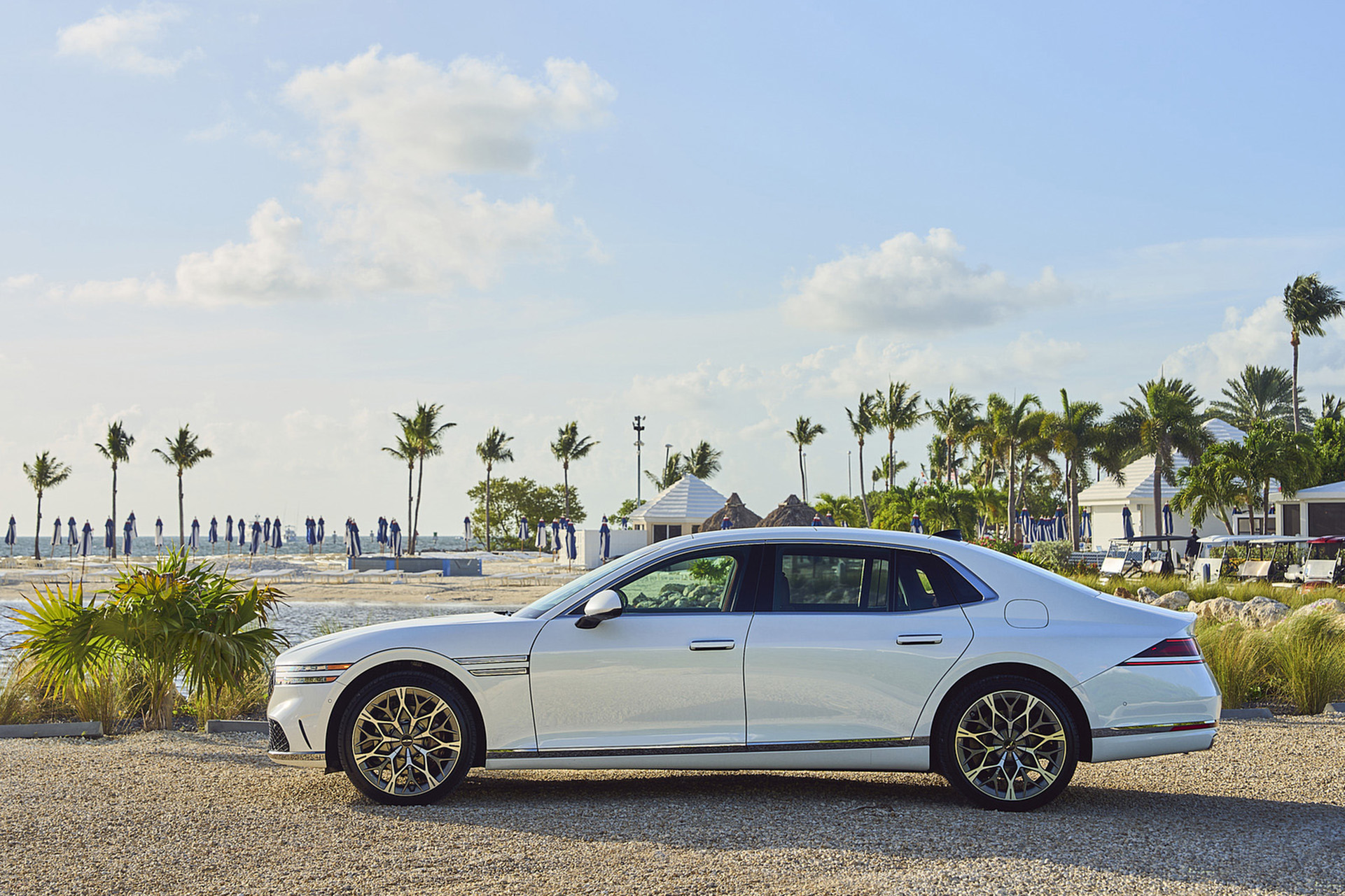 Download 2023 Genesis G90 - Side HD Wallpaper 1921x1281 #18