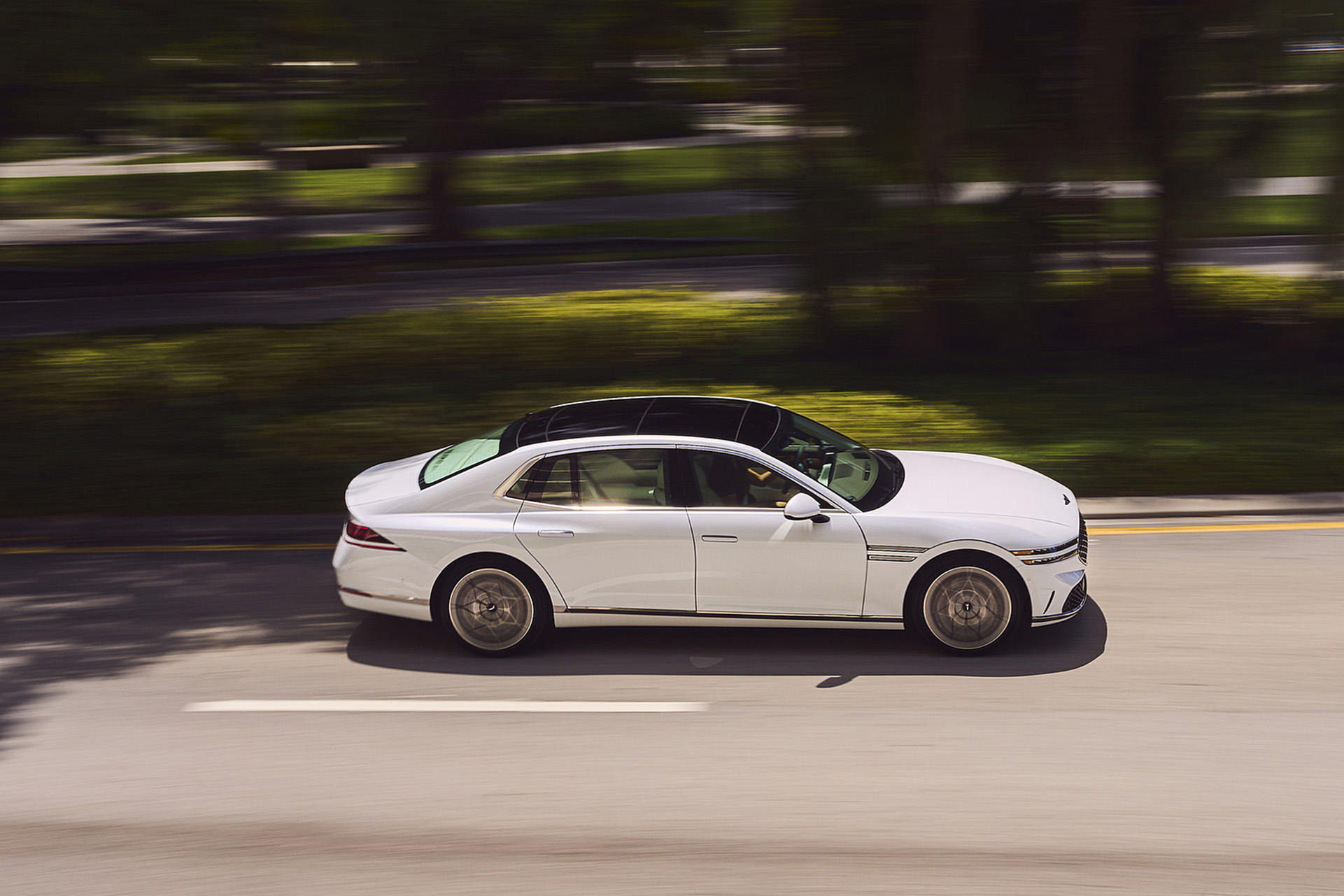 Download 2023 Genesis G90 - Side HD Wallpaper 1921x1281 #15