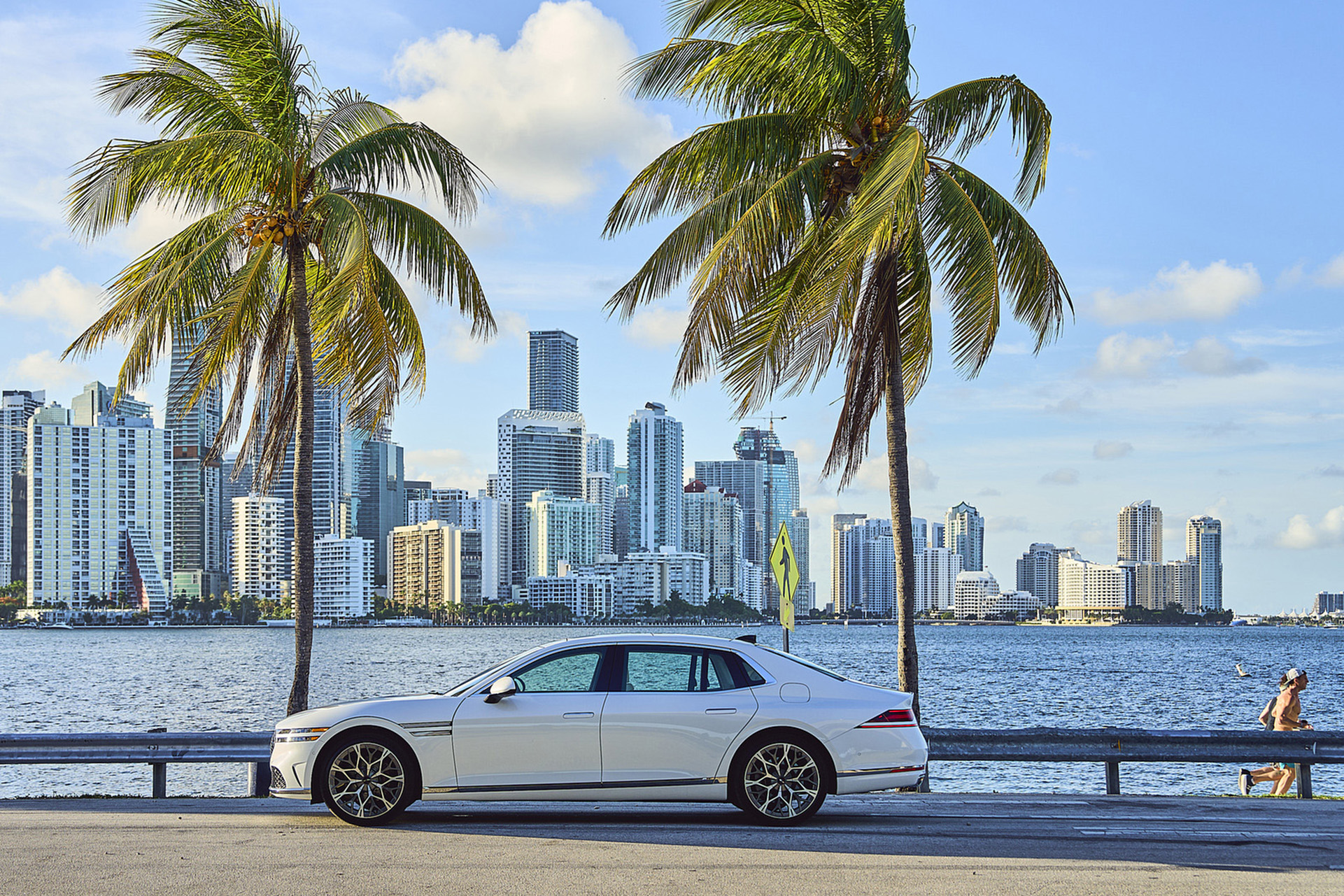 Download 2023 Genesis G90 - Side HD Wallpaper 1921x1281 #21