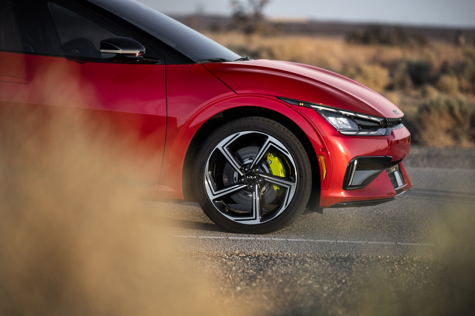 Download 2023 Kia EV6 GT - Front HD Wallpaper 1920x1280 #4