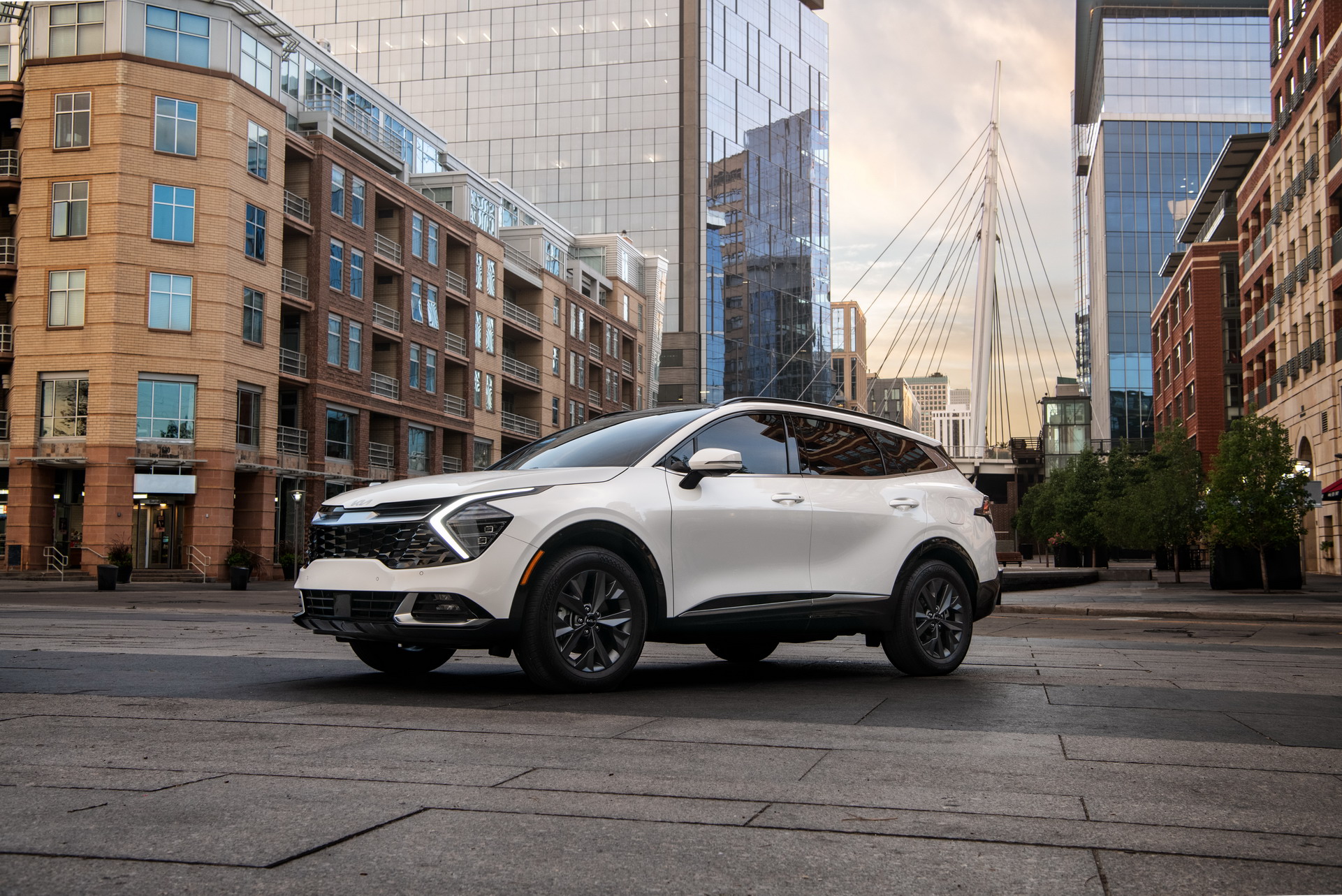 Download 2023 Kia Sportage SX - Front Three-Quarter HD Wallpaper 1921x1283 #7