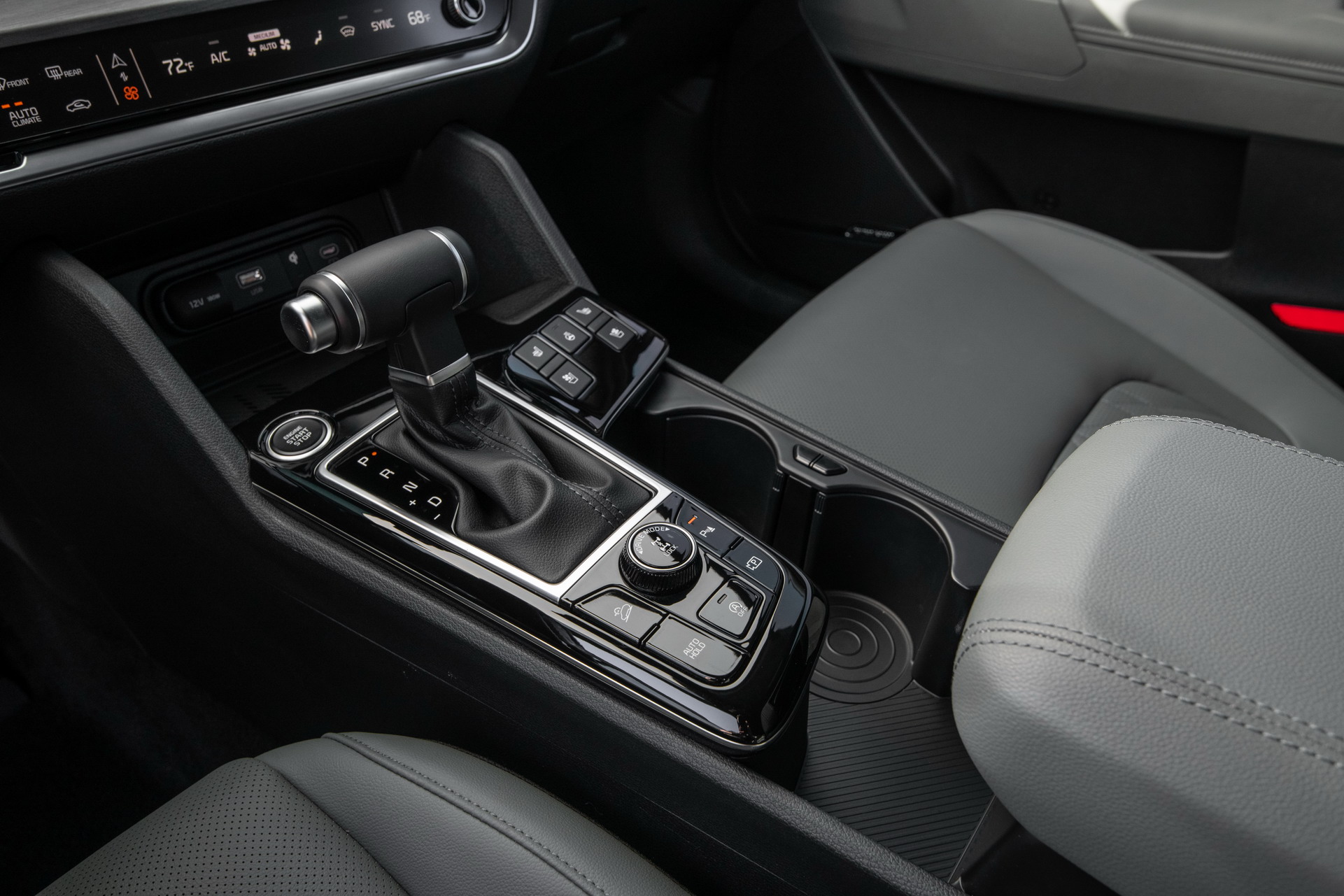 Download 2023 Kia Sportage X-Pro - Central Console HD Wallpaper 1921x1281 #41