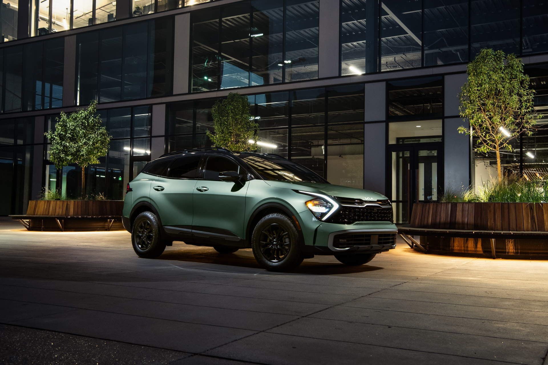 Download 2023 Kia Sportage X-Pro - Front Three-Quarter HD Wallpaper 1921x1281 #20