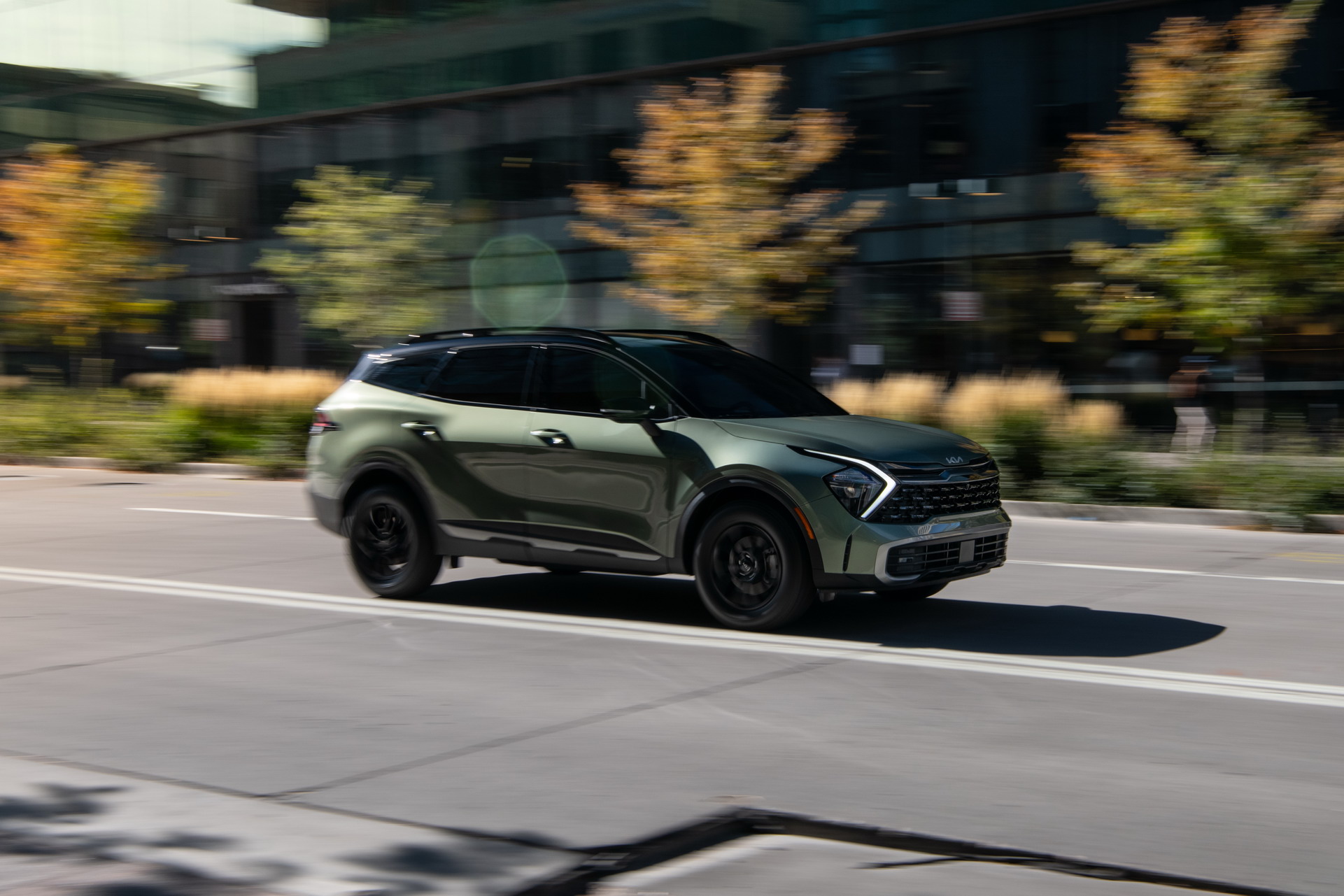 Download 2023 Kia Sportage X-Pro - Front Three-Quarter HD Wallpaper 1921x1281 #9