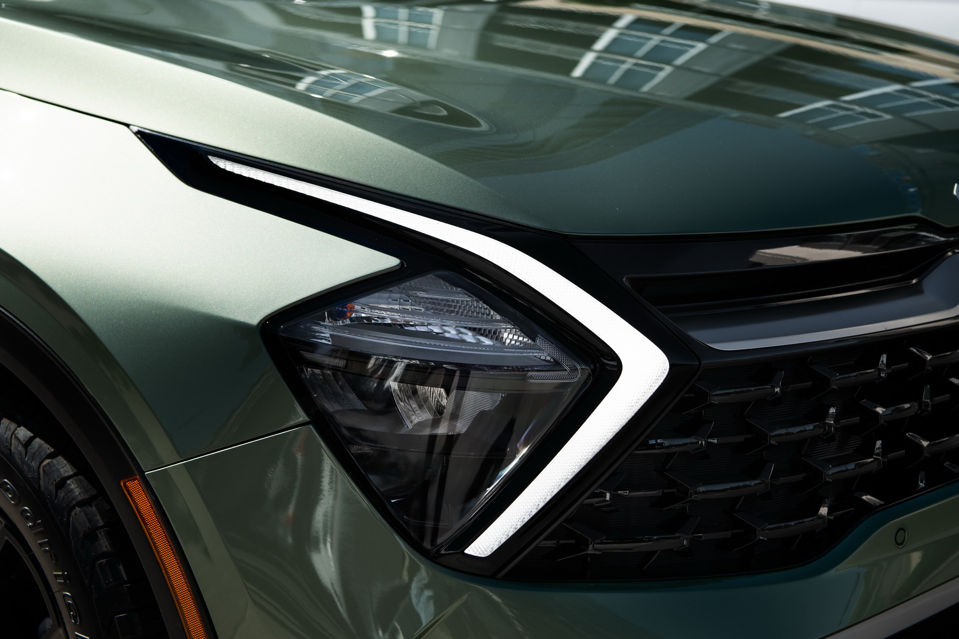 Download 2023 Kia Sportage X-Pro - Headlight HD Wallpaper 1921x1281 #33