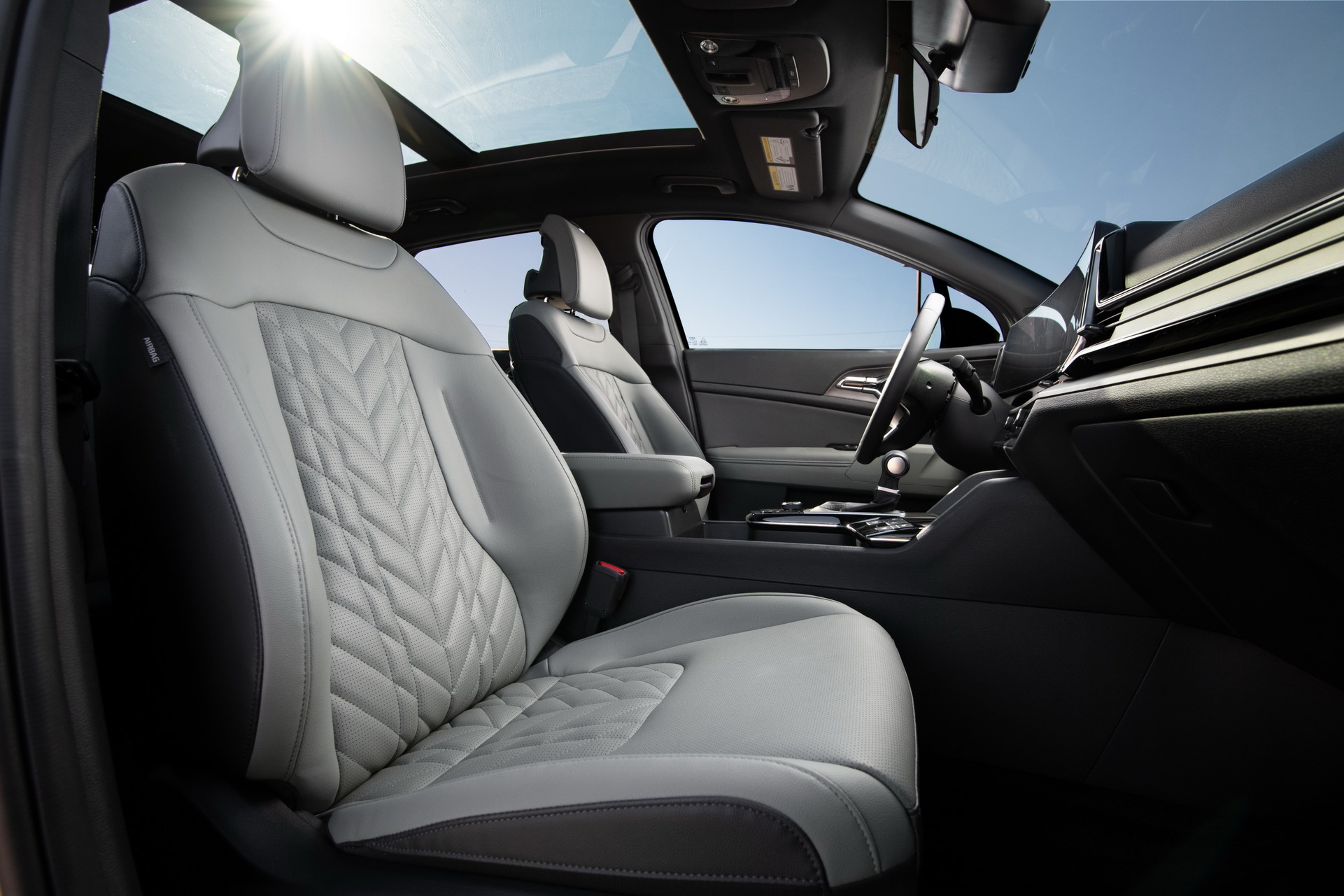 Download 2023 Kia Sportage X-Pro - Interior, Front Seats HD Wallpaper 1921x1281 #52