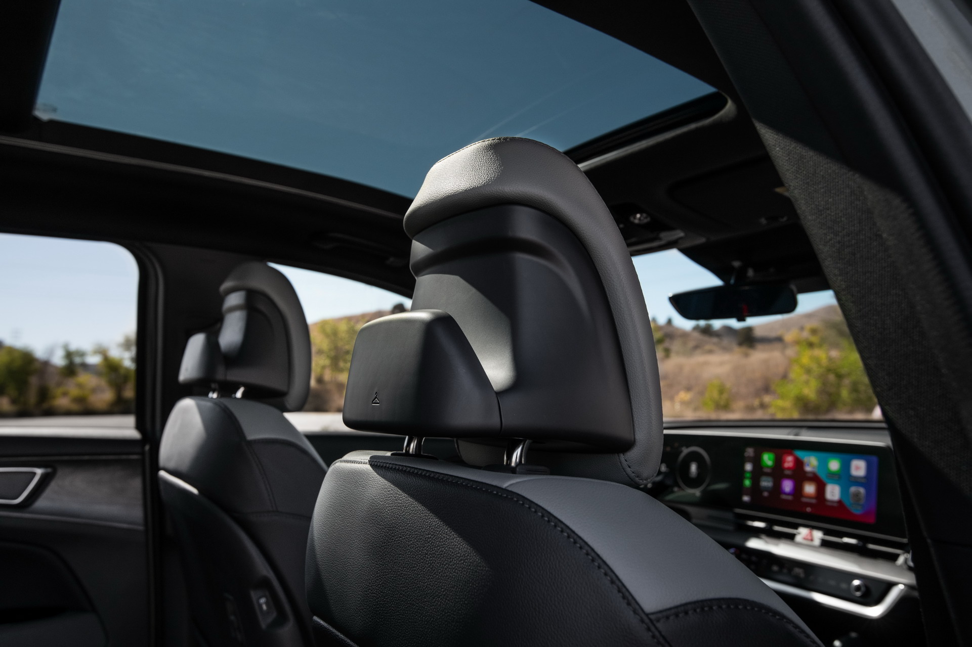 Download 2023 Kia Sportage X-Pro - Panoramic Roof HD Wallpaper 1921x1280 #54